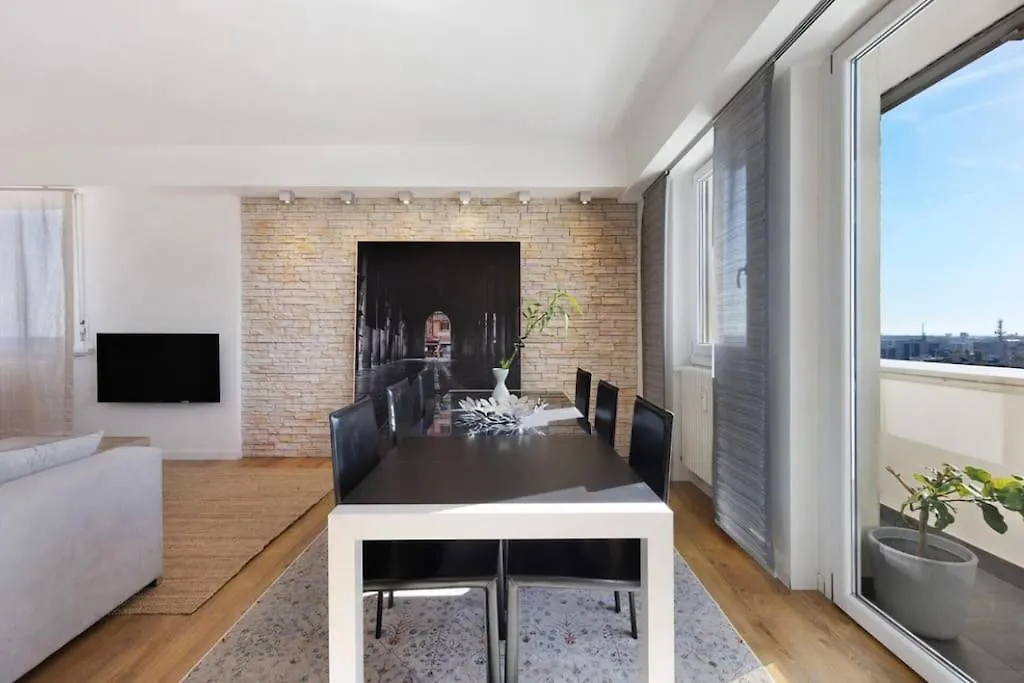 Plajhome Mestre Apartment